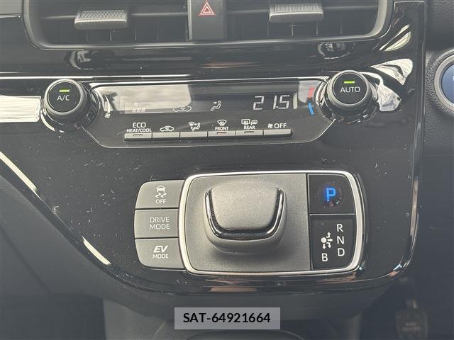 Toyota AQUA 2021-09 8815061-15