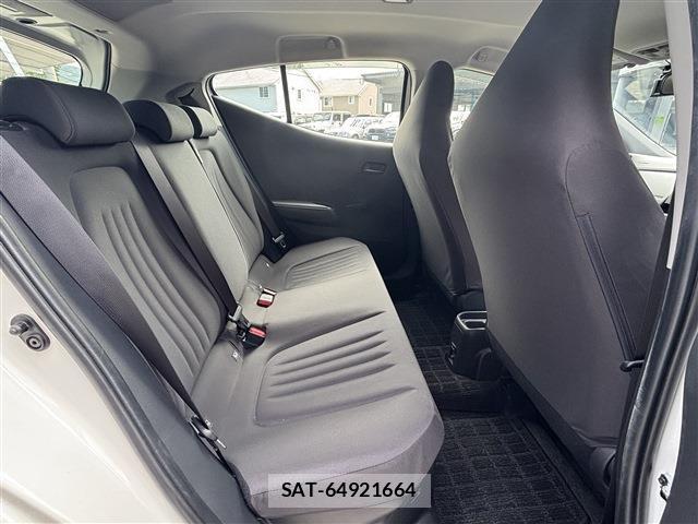 Toyota AQUA 2021-09 8815061-17