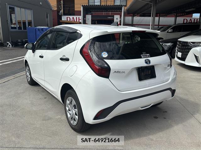 Toyota AQUA 2021-09 8815061-5