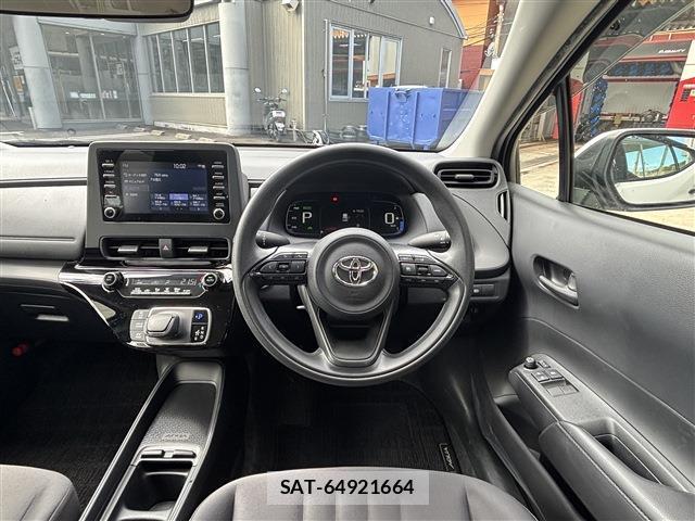 Toyota AQUA 2021-09 8815061-7