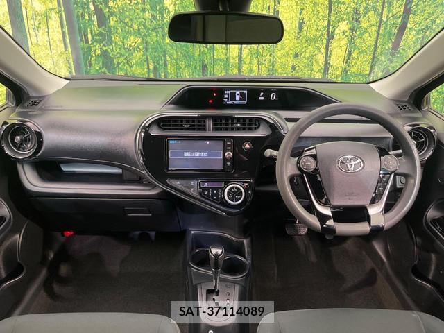 Toyota AQUA 2018-02 8815177-1