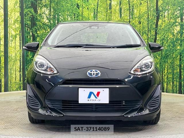 Toyota AQUA 2018-02 8815177-13