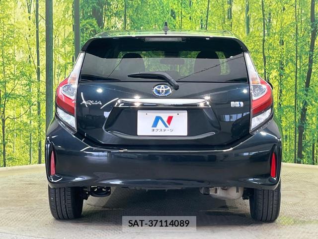 Toyota AQUA 2018-02 8815177-14