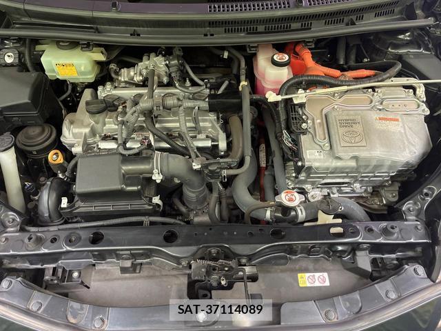 Toyota AQUA 2018-02 8815177-17
