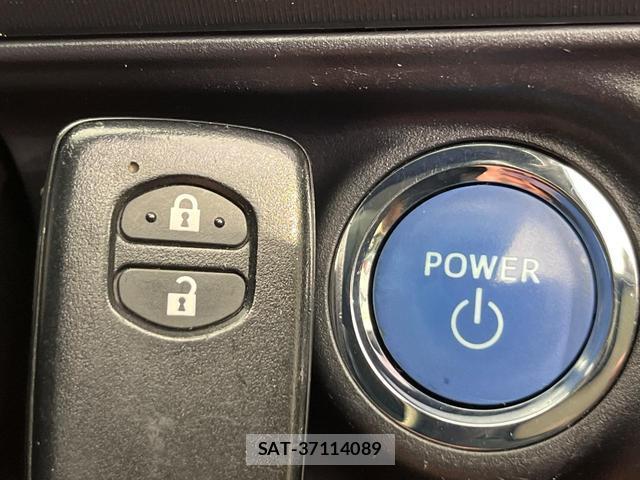 Toyota AQUA 2018-02 8815177-6