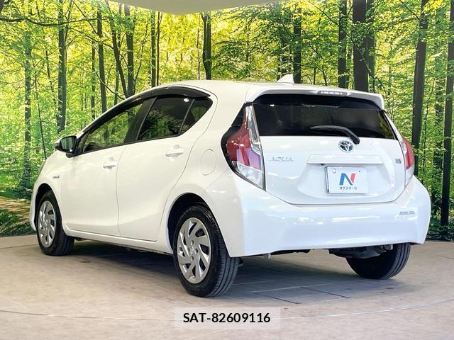 Toyota AQUA 2015-08 8815190-16