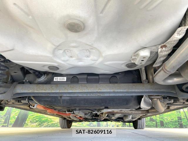 Toyota AQUA 2015-08 8815190-18