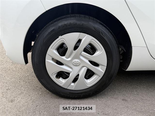 Toyota AQUA 2024-07 8815265-14