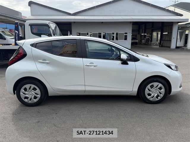 Toyota AQUA 2024-07 8815265-3