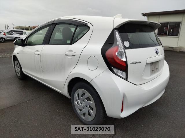 Toyota AQUA 2017-09 8815316-5