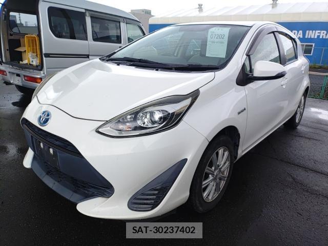 Toyota AQUA 2017-09 8815319-0