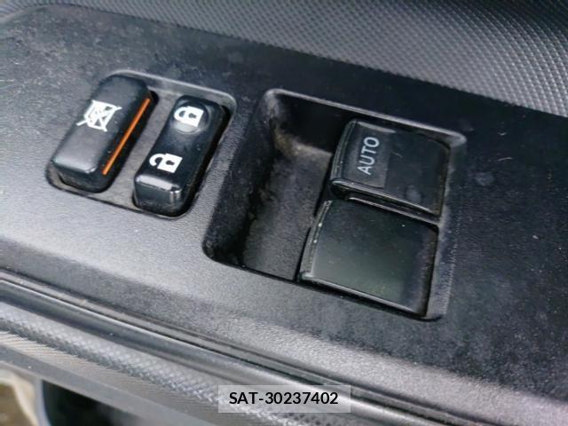 Toyota AQUA 2017-09 8815319-13