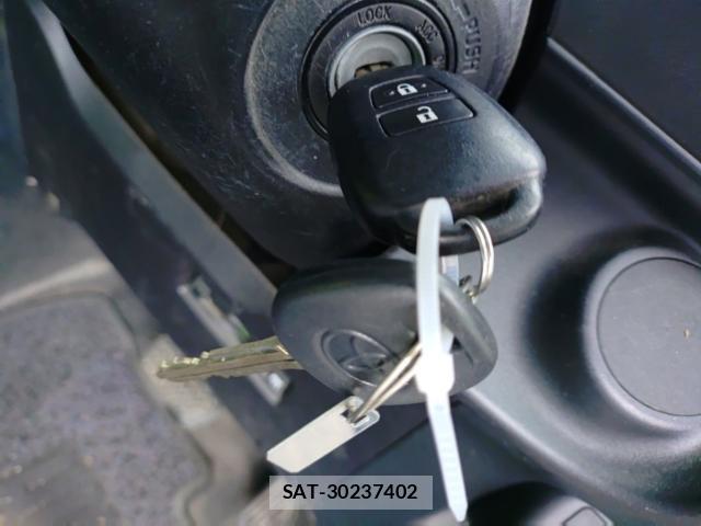 Toyota AQUA 2017-09 8815319-14
