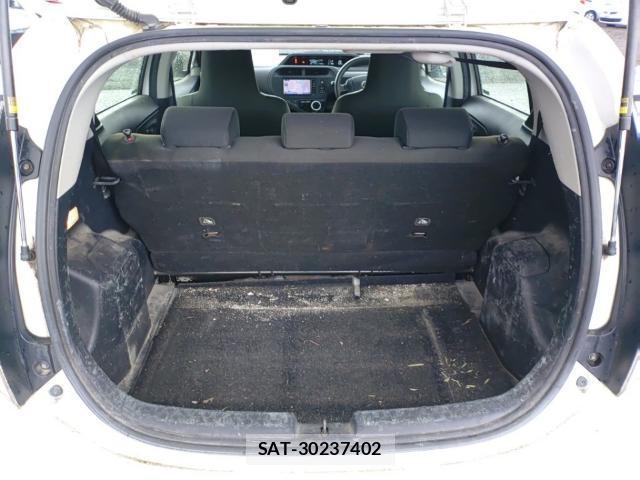 Toyota AQUA 2017-09 8815319-7