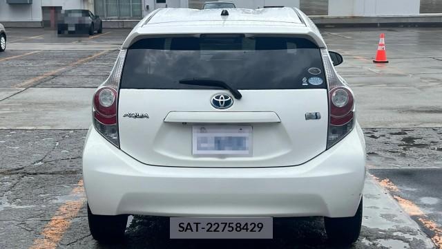 Toyota AQUA 2012-02 8815498-1