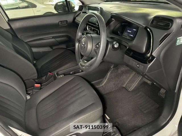 Toyota AQUA 2022-10 8815646-3