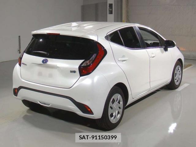 Toyota AQUA 2022-10 8815646-6