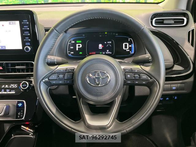Toyota AQUA 2025-05 8815791-10