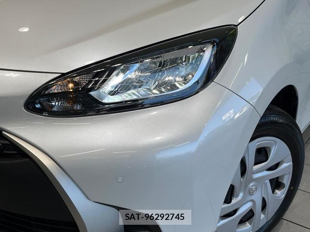 Toyota AQUA 2025-05 8815791-11