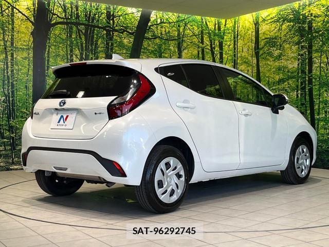 Toyota AQUA 2025-05 8815791-16