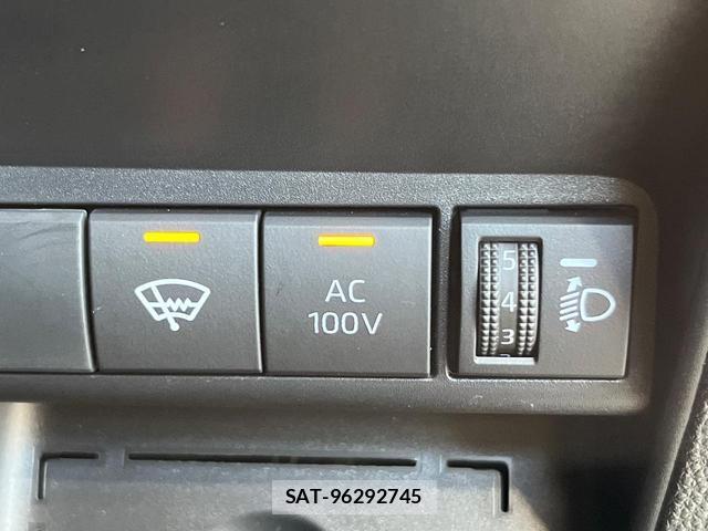 Toyota AQUA 2025-05 8815791-2