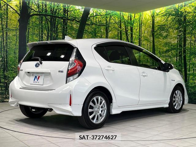 Toyota AQUA 2017-07 8815795-16