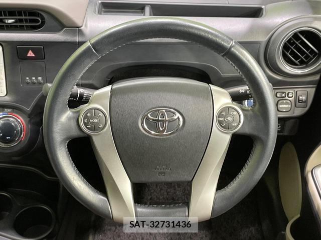 Toyota AQUA 2013-03 8815886-10