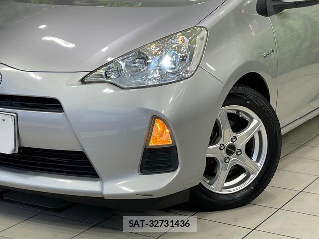 Toyota AQUA 2013-03 8815886-11