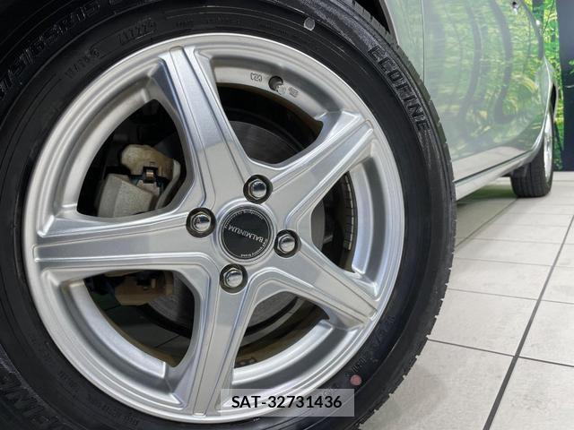Toyota AQUA 2013-03 8815886-12