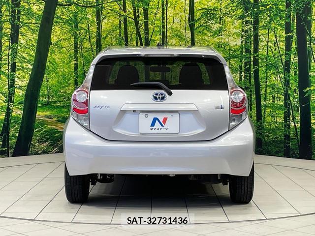 Toyota AQUA 2013-03 8815886-14