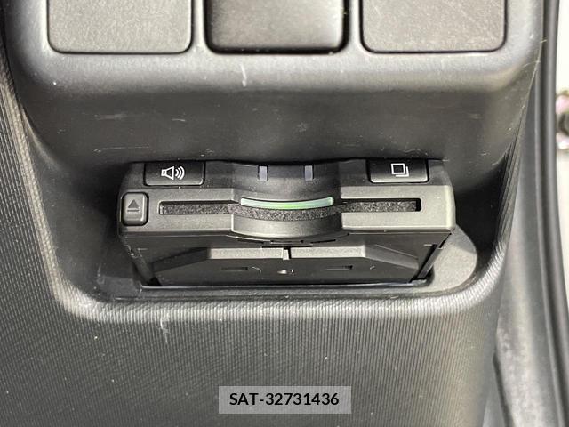 Toyota AQUA 2013-03 8815886-4