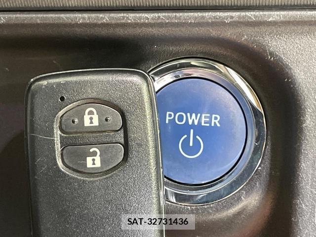 Toyota AQUA 2013-03 8815886-5