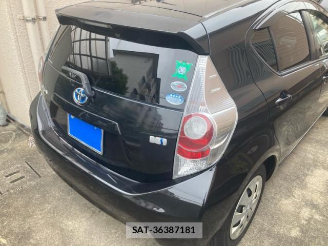 Toyota AQUA 2012-03 8816372-12