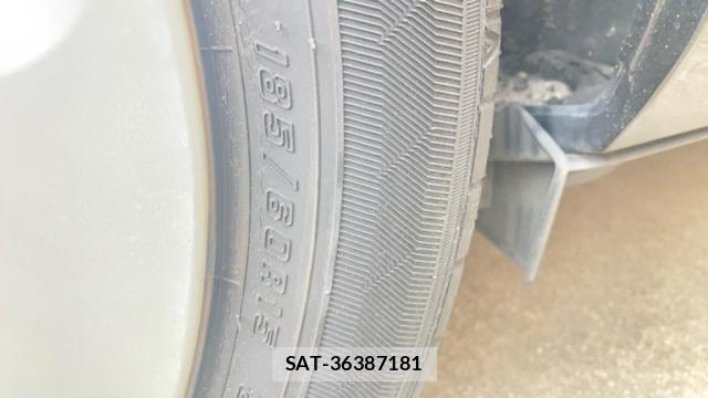 Toyota AQUA 2012-03 8816372-8