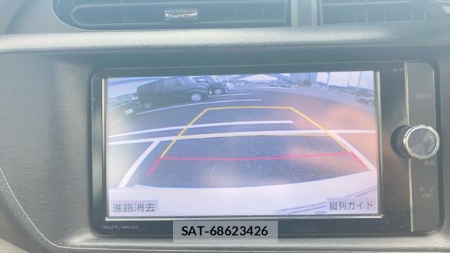 Toyota AQUA 2013-05 8816378-7