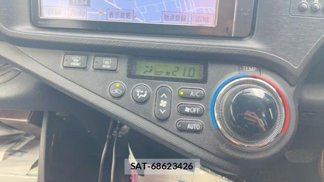 Toyota AQUA 2013-05 8816378-9