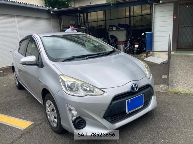 Toyota AQUA 2015-10 8816396-0