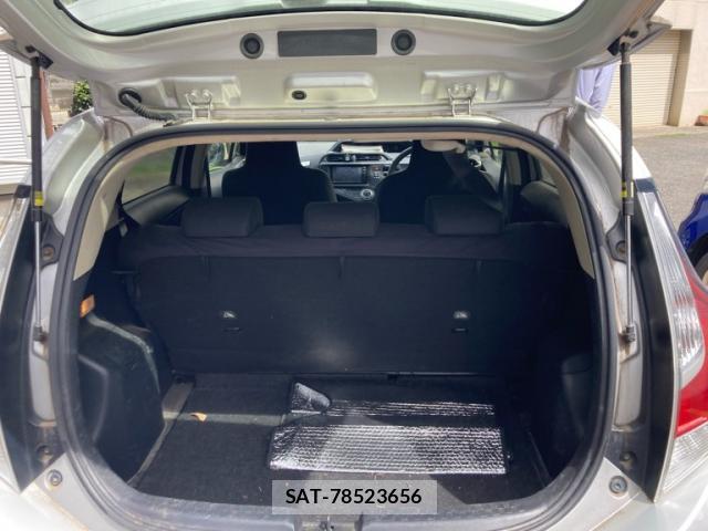 Toyota AQUA 2015-10 8816396-3