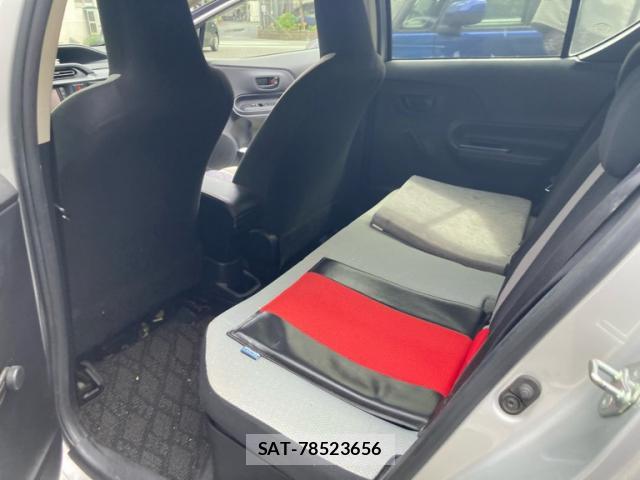 Toyota AQUA 2015-10 8816396-4