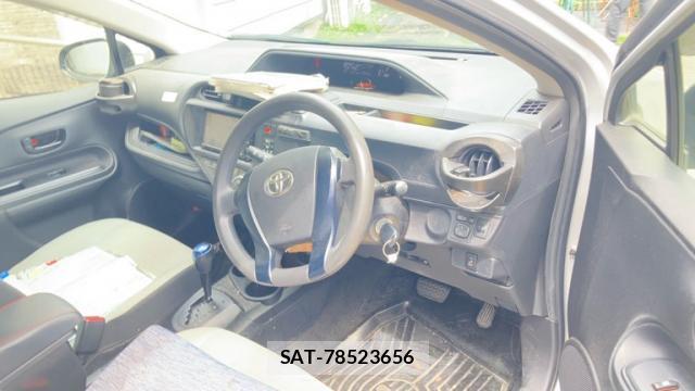 Toyota AQUA 2015-10 8816396-8