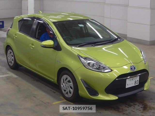 Toyota AQUA 2017-07 8816726-0