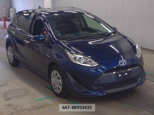 Toyota AQUA 2019-06 8816885-0