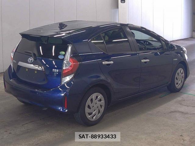 Toyota AQUA 2019-06 8816885-1