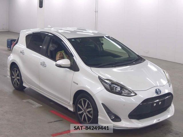 Toyota AQUA 2019-06 8816945-0