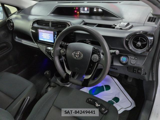 Toyota AQUA 2019-06 8816945-2