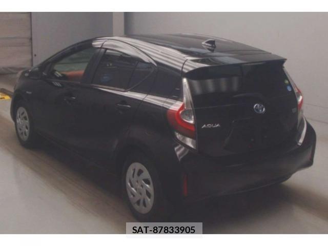 Toyota AQUA 2017-08 8816947-1
