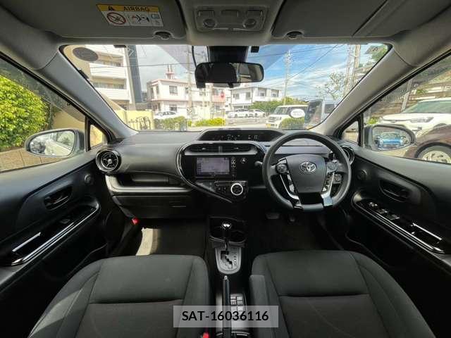 Toyota AQUA 2019-03 8817002-4