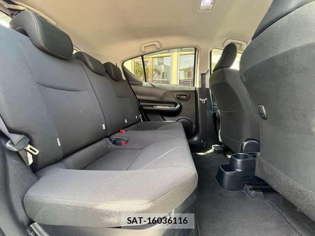 Toyota AQUA 2019-03 8817002-7