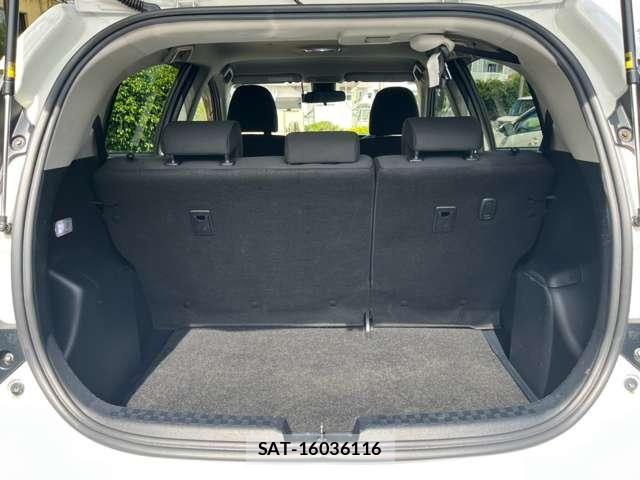 Toyota AQUA 2019-03 8817002-9