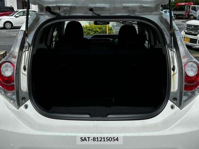 Toyota AQUA 2012-07 8817005-9